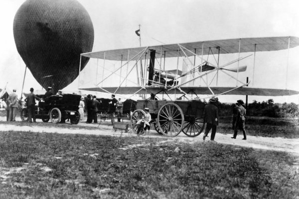 🛩 Havacılık Tarihi: Gökyüzüne Açılan Yol